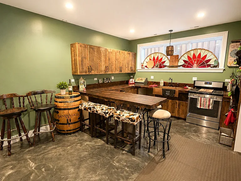 7338 W Clarence Ave — Photo 40