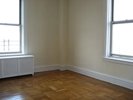 Rented by City Connections Realty | media 8