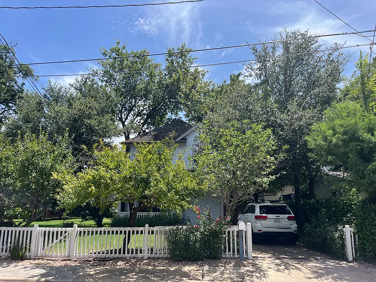 2303 Santa Rita St — Photo 5