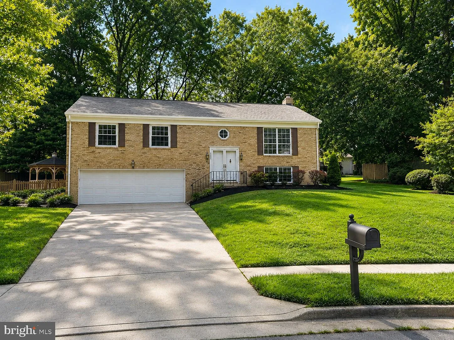 4 bed, 1400 sqft, $4,200 — Photo 1