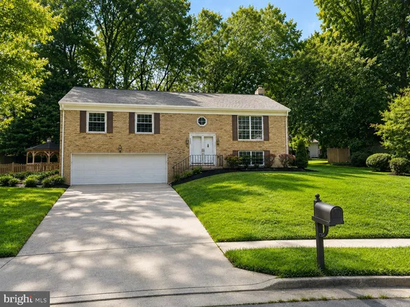 8425 Blevins Way Ct, Vienna, VA 22182