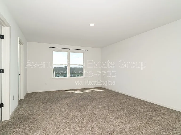 608 Highland Prairie Dr — Photo 11