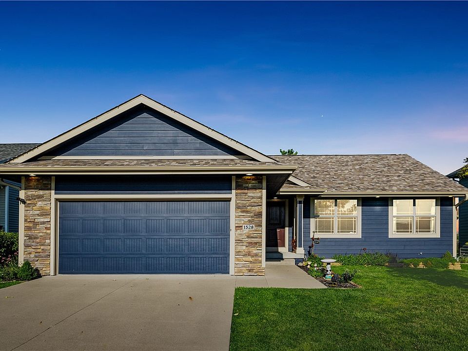 1st image of 1528 Tuscany Dr SE
