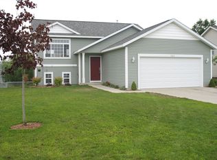 12879 Red Maple Ln, Holland, MI 49424