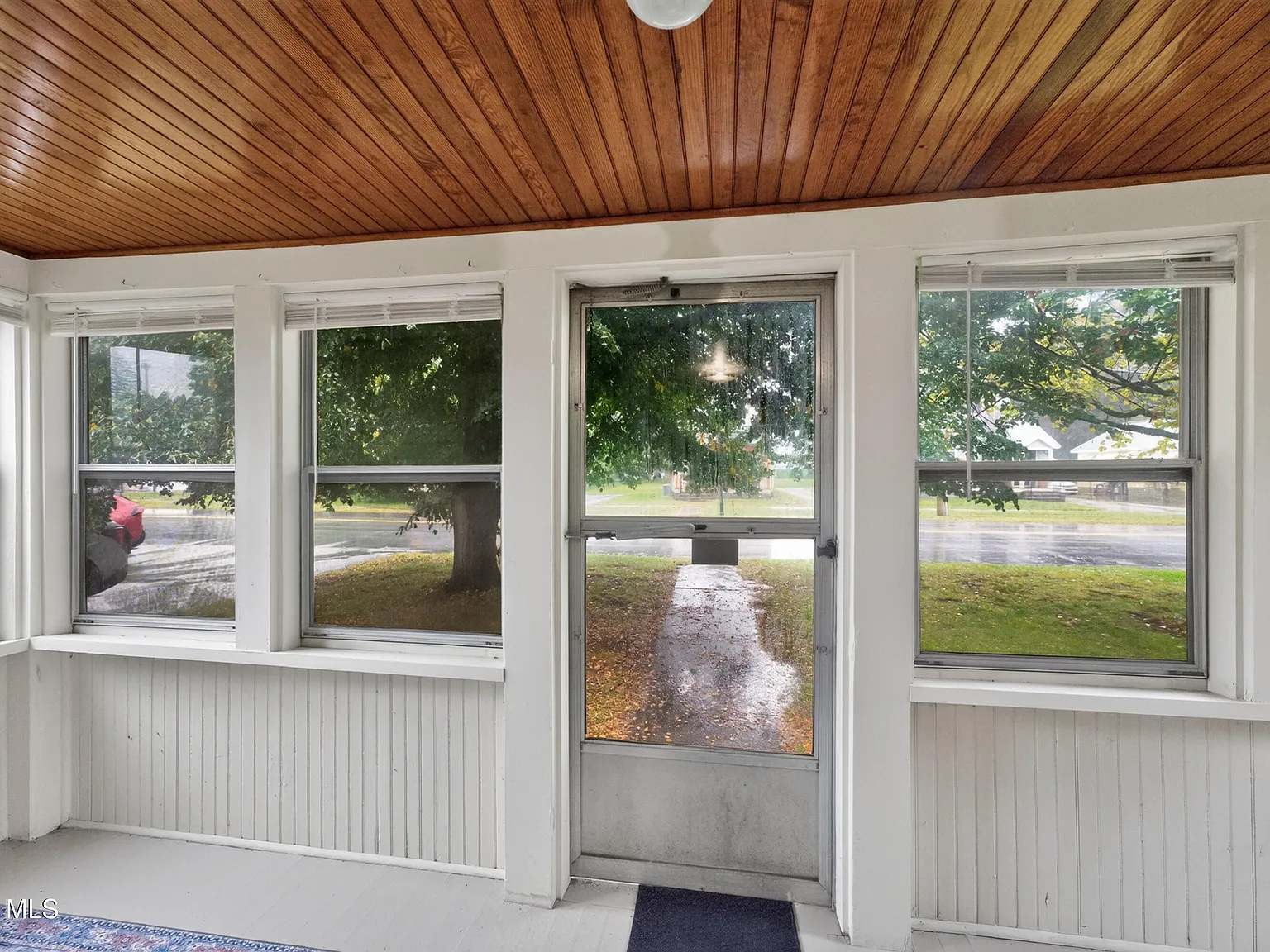 1 bed, 1.0 bath, 550 sqft, $1,600 — Photo 2