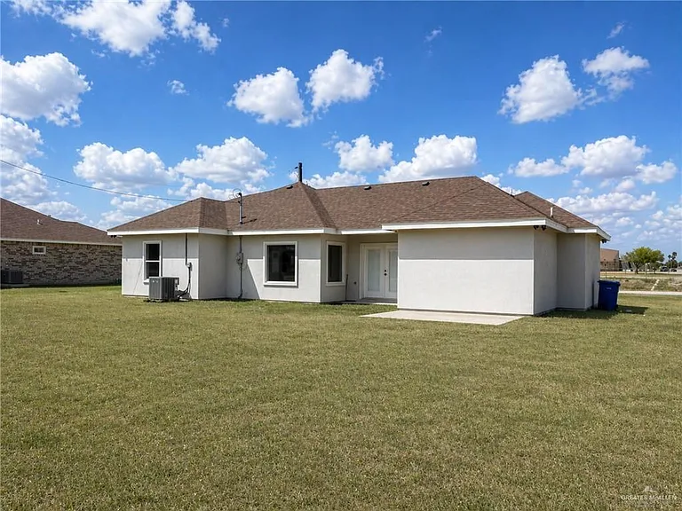 800 Flores Service Rd — Photo 8