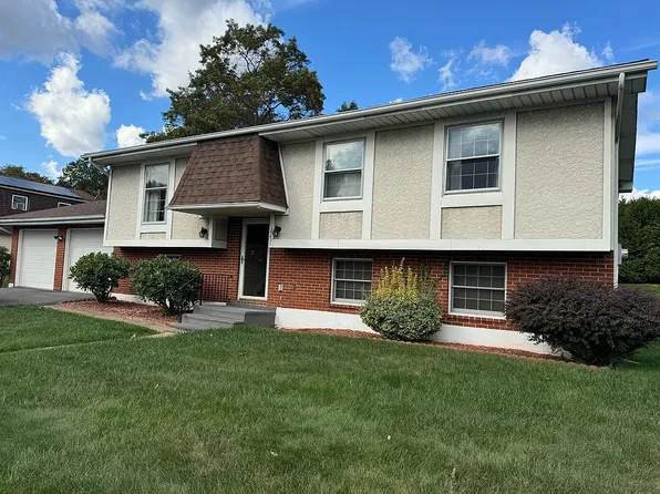2251 Sunburst Dr, Hazle Township, PA 18202