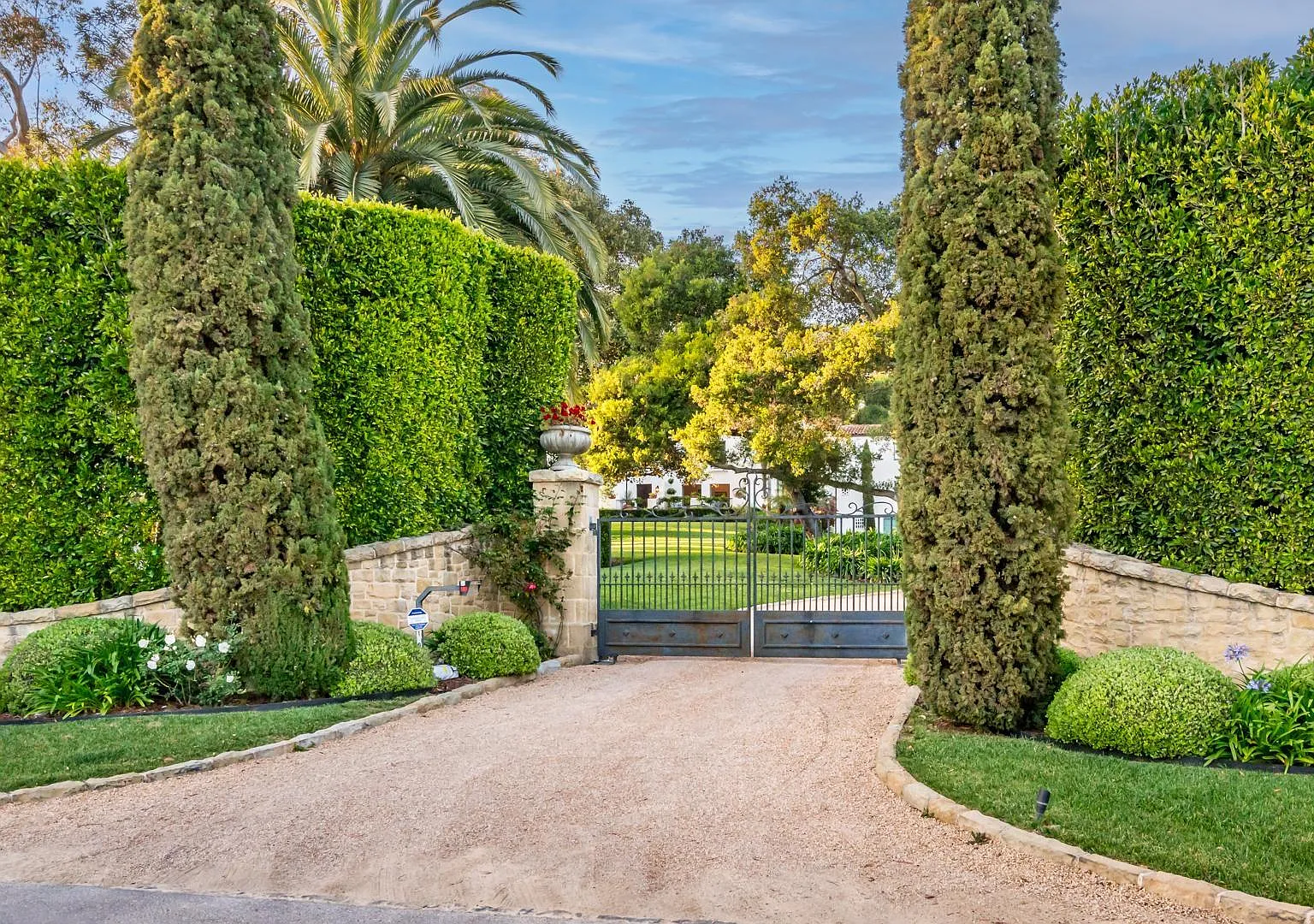 4 bed, 4.5 bath, 4759 sqft, $65,000 — Photo 4