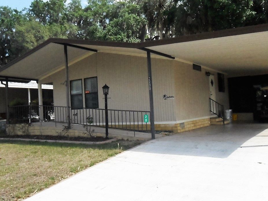 1st image of 2299 Lakeside Dr
