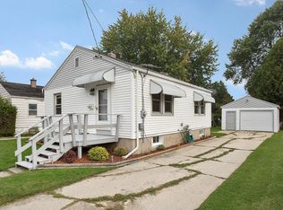 1013 27th St, Two Rivers, WI 54241