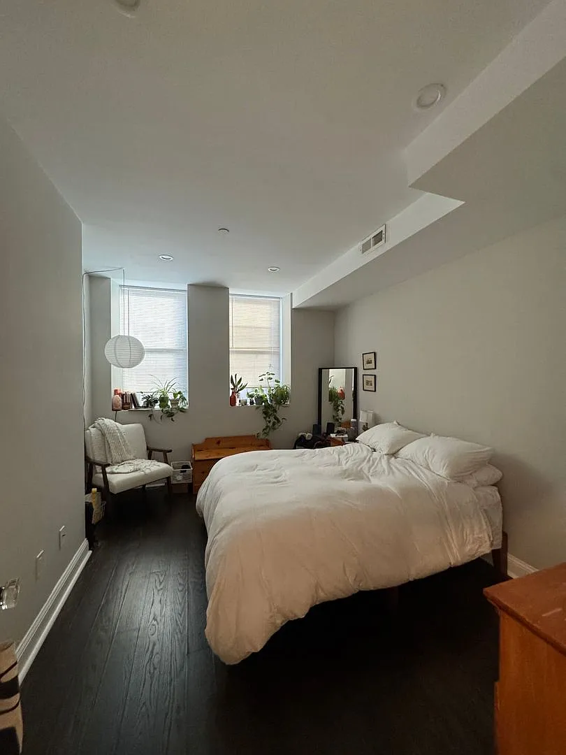 Gorgeous Ultra Modern Cleveland Circle Apt w YT Video Tour! Pictures do it no justice! NO FEE, Ce... — Photo 4