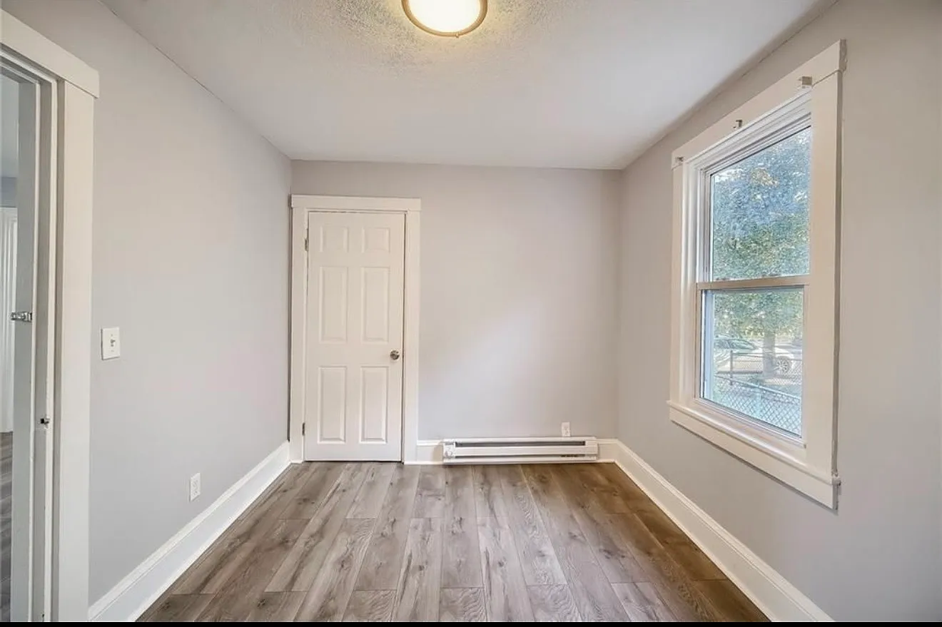 5 bed, 1530 sqft, $3,300 — Photo 3