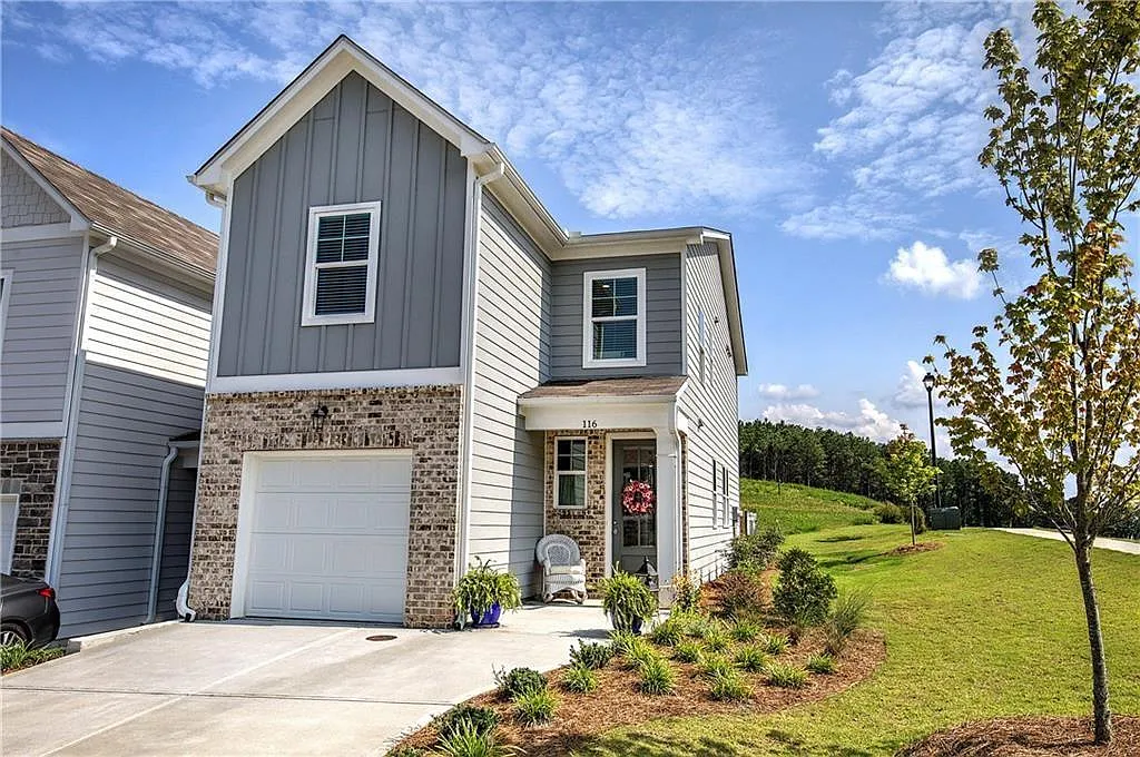 3 bed, 2.5 bath, 1656 sqft, $2,425 — Photo 1