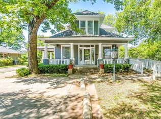 805 N Main St, Cleburne, TX 76033