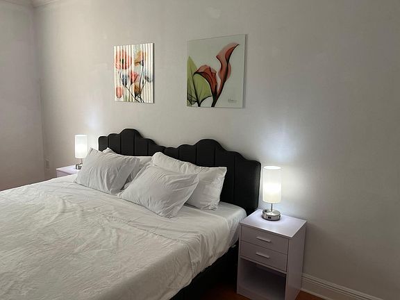 5th image of 806 Windward Way APT 411