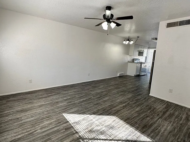 3501 N Country Club Rd #AJ — Photo 2