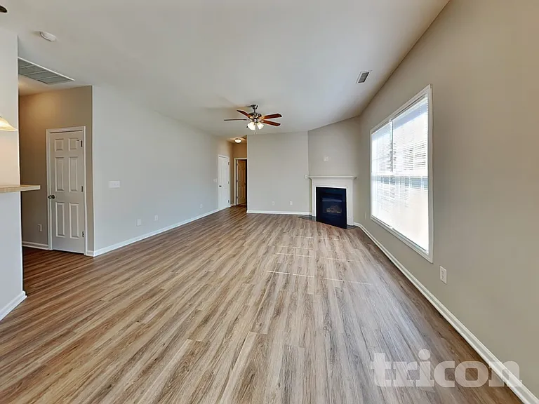 30 Rowan Dr — Photo 2