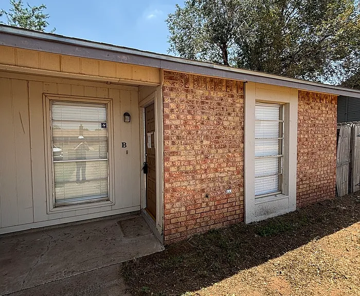 4805 Country Club Dr #B — Photo 1