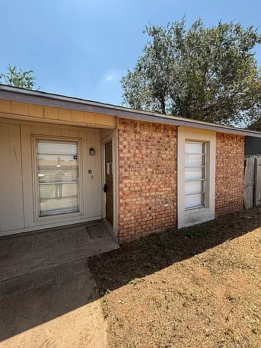 4805 Country Club Dr #B Photo 1