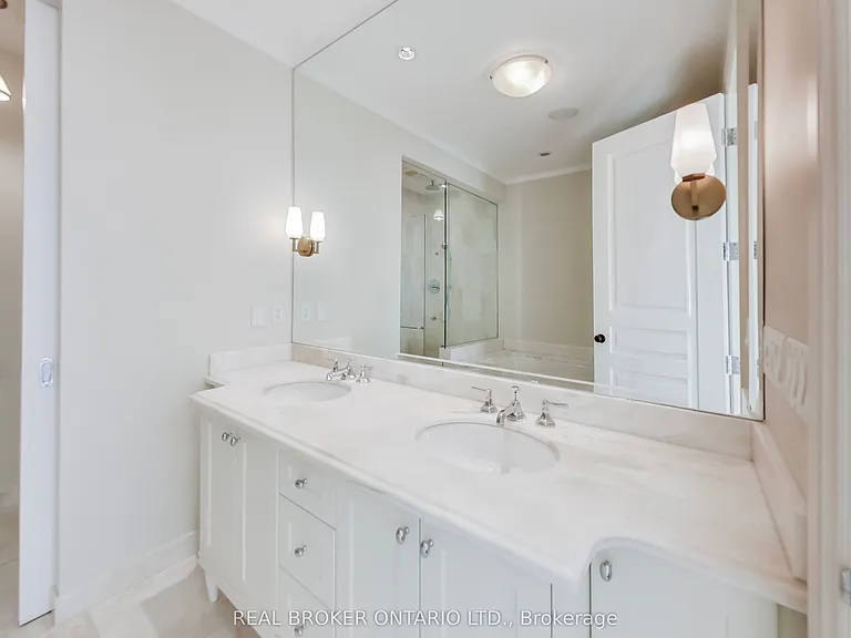 183 Wellington St W #3503 — Photo 22