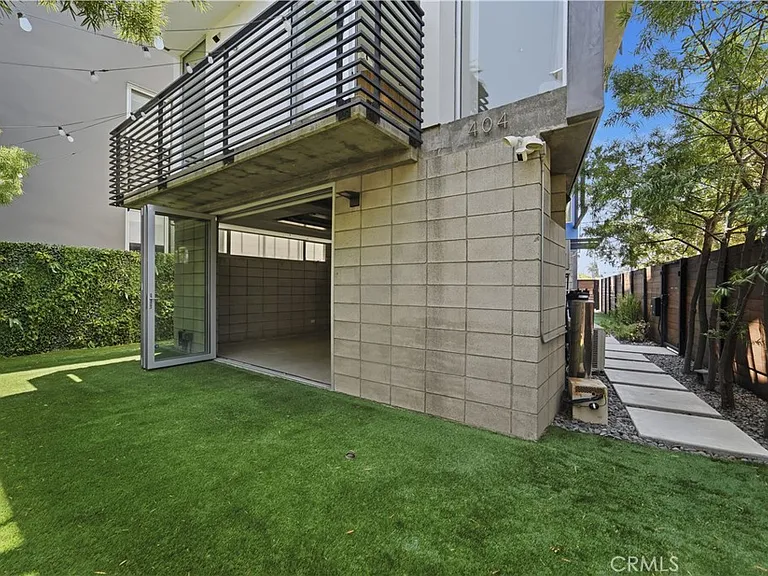 404 Grand Blvd — Photo 49