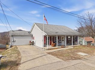 709 N 7th Ave, Paden City, WV 26159