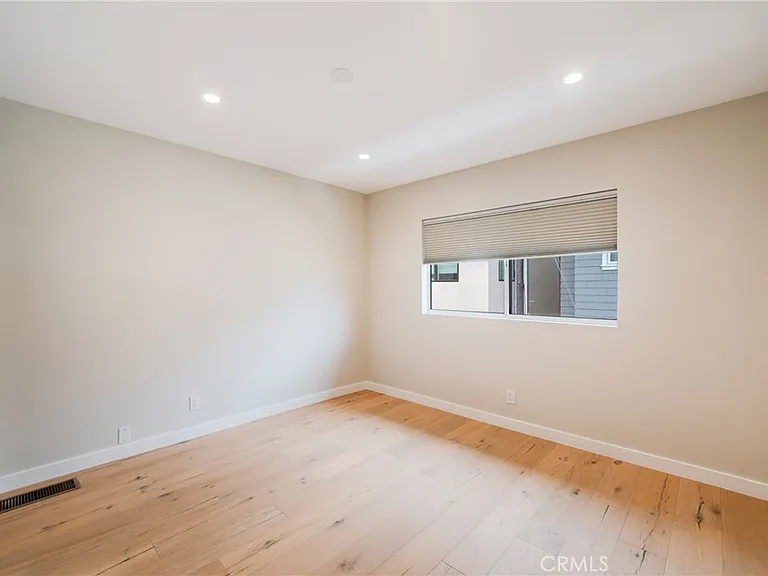 420 28th St — Photo 22