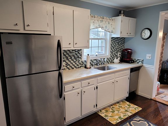 2nd image of 21 Gardners Ln
