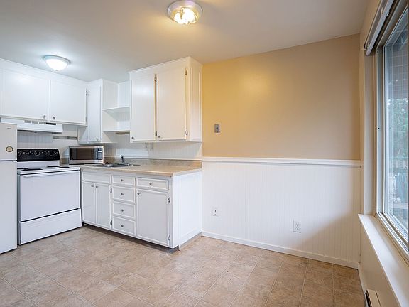 3rd image of 3059 Island Crest Way #9