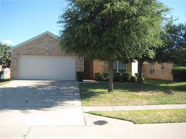 1st image of 2325 Collier Dr