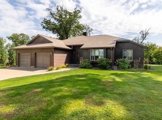 660 Pioneer Rd, Platteville, WI 53818