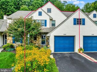546 Kennelwoods Dr, Elverson, PA 19520
