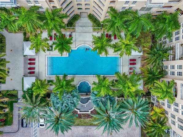 3001 NE 185th St APT 127, Aventura, FL 33180
