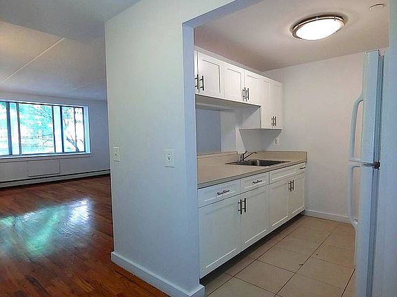 2nd image of 130 W 112th St #4G
