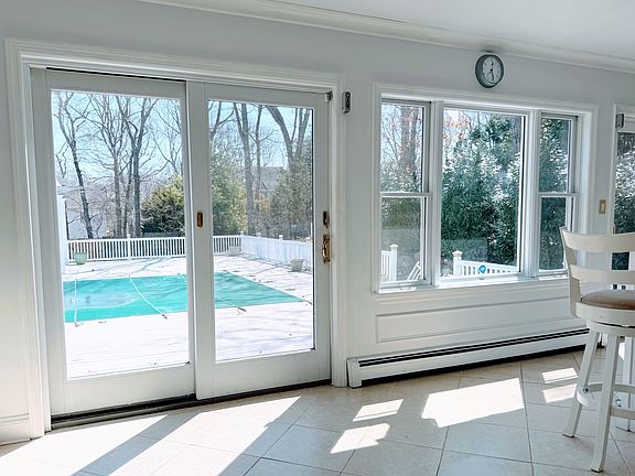5th image of 7 Wildwood Dr