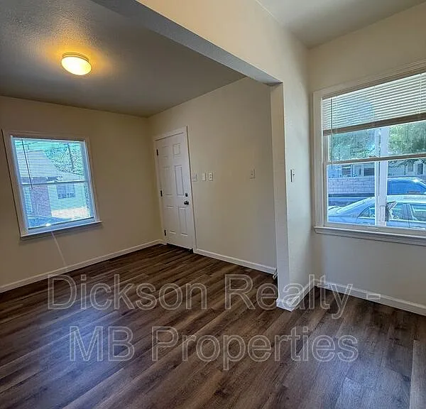 56 1/2 S Wells Ave #1 — Photo 3