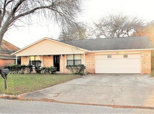 1822 Willow Bend Rd, Wharton, TX 77488