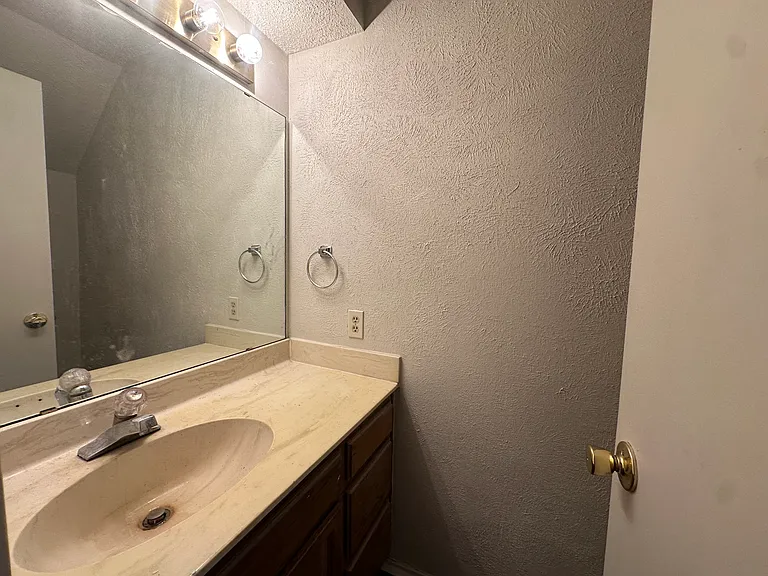 716 W Mulberry St #20 — Photo 6
