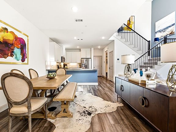 5th image of 9048 Phoebe Rd