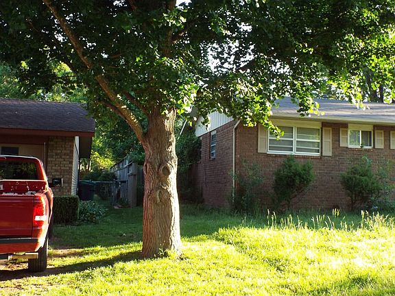 3rd image of 1607 W Gum St