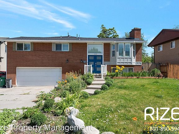 3rd image of 2331 E Ellisonwoods Ave