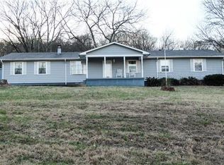 500 Higgins Rd, Wartrace, TN 37183
