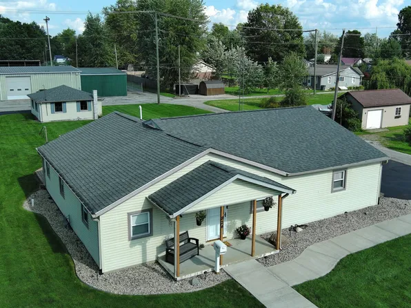 824 N George St, Rushville, IN 46173