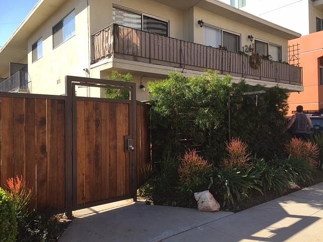 BUILDING FRONT GATED