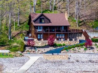 5113 Stoneview Drive, Charlestown, IN