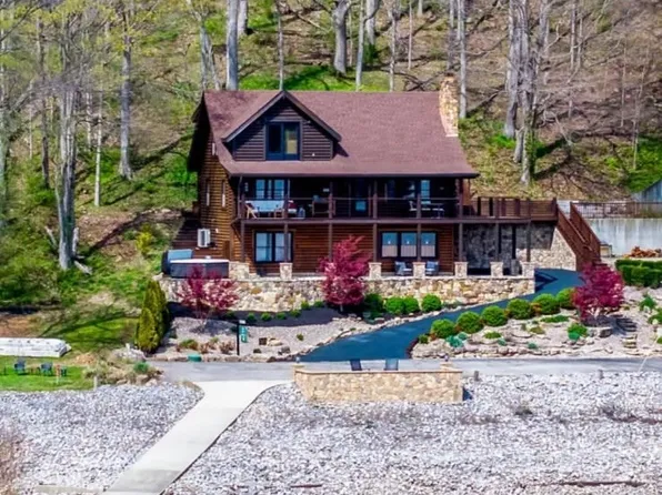 5113 Stoneview Drive, Charlestown, IN 47111