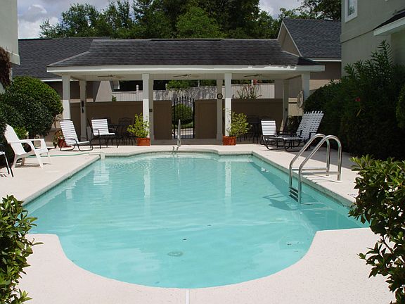 Complex pool