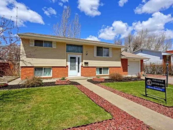 1420 Ivy Ln, Casper, WY 82609
