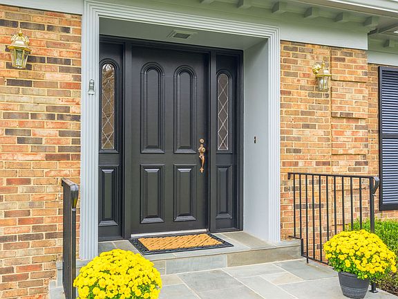 3rd image of 8104 E Gainsborough Ct