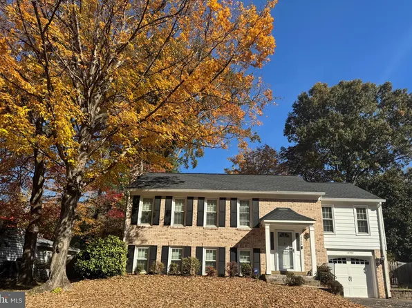 10708 Rippon Lodge Dr, Fairfax, VA 22032